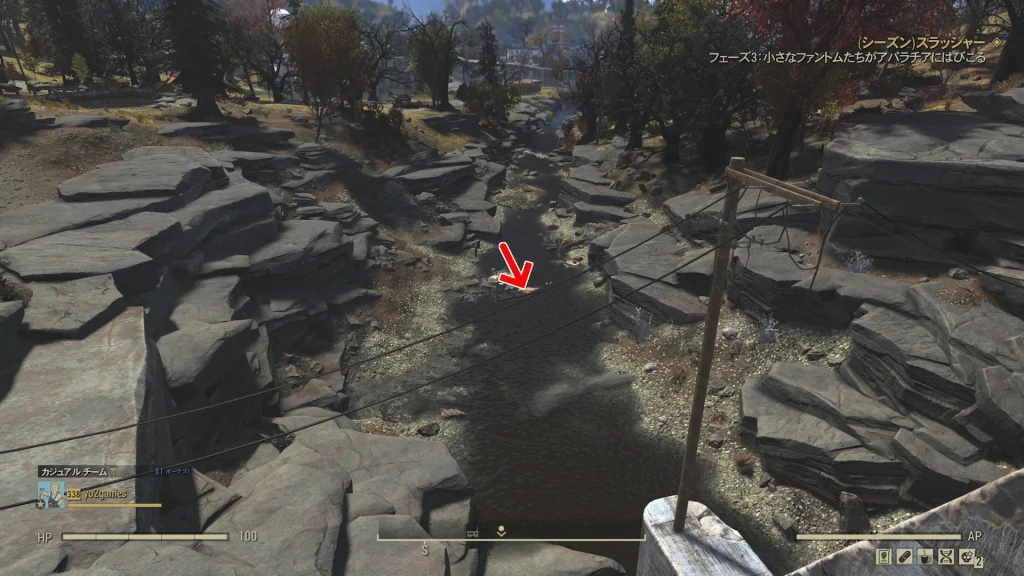 川の中にある船を映したゲーム内スクリーンショット